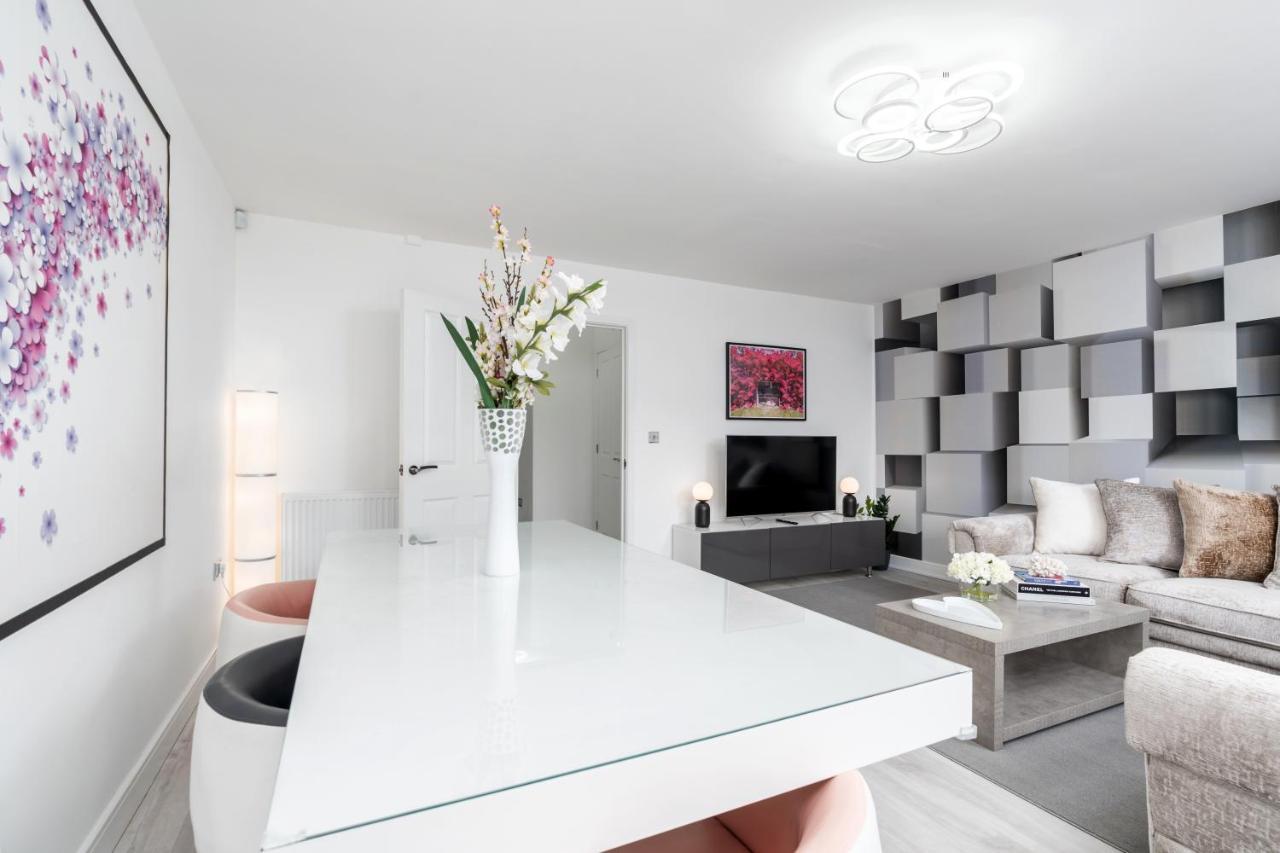 Casa de férias 4 Bedroom, 3 Bathroom Walking Distance To Centre Manchester
