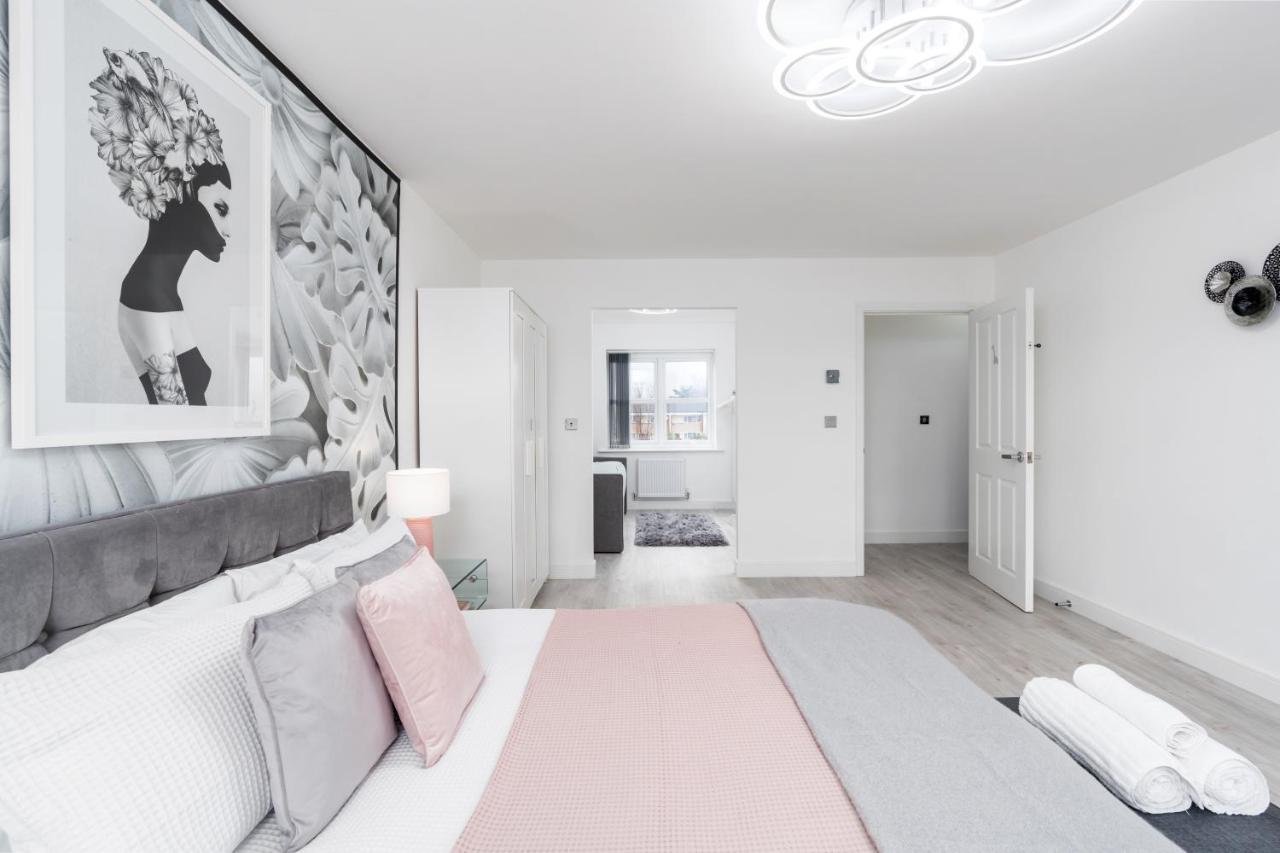 4 Bedroom, 3 Bathroom Walking Distance To Centre Manchester