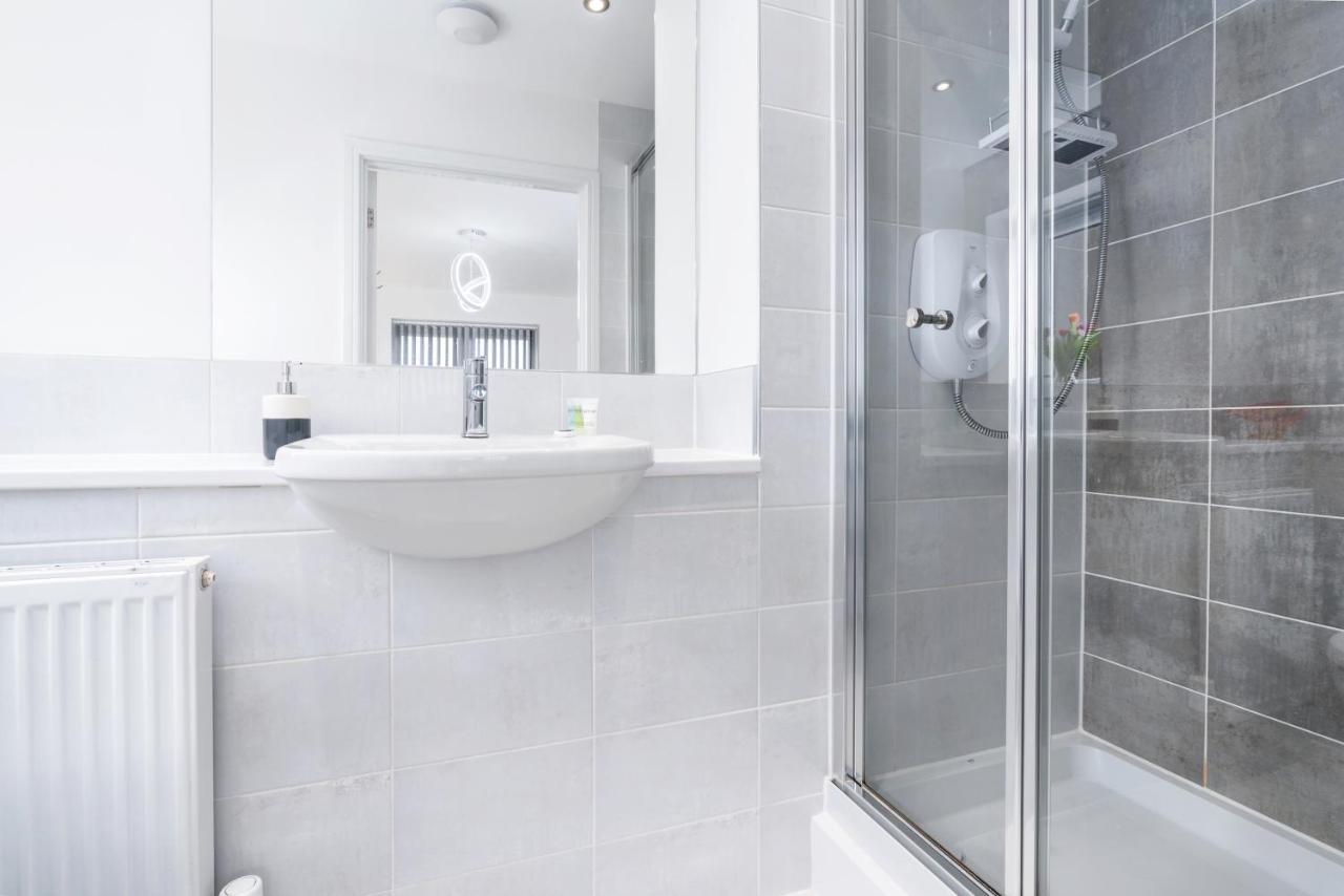 4 Bedroom, 3 Bathroom Walking Distance To Centre Casa de férias